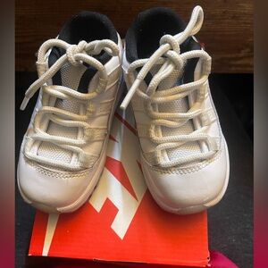 Jordan sneakers 7c inserts taken out great condition